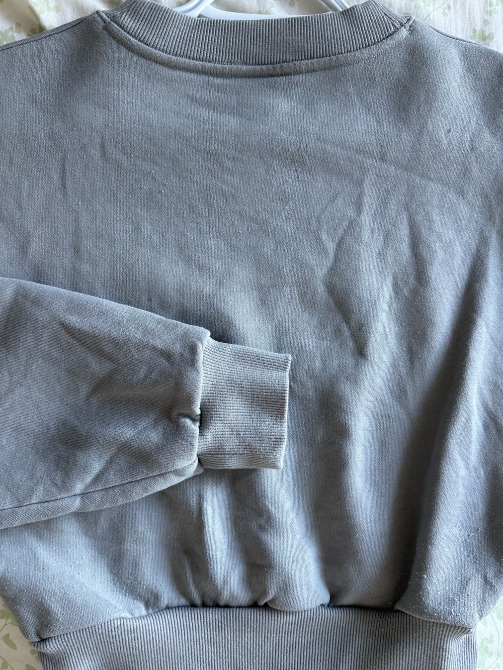 ALO Woman’s Cropped Accolade Crewneck - Picture 3 of 6